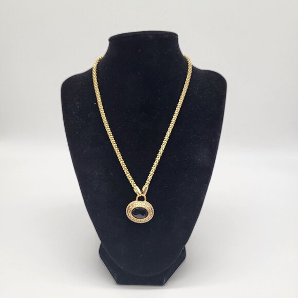 ROMAN Jewelry - VTG Roman brand gold tone necklace with oval pendant with black faceted center